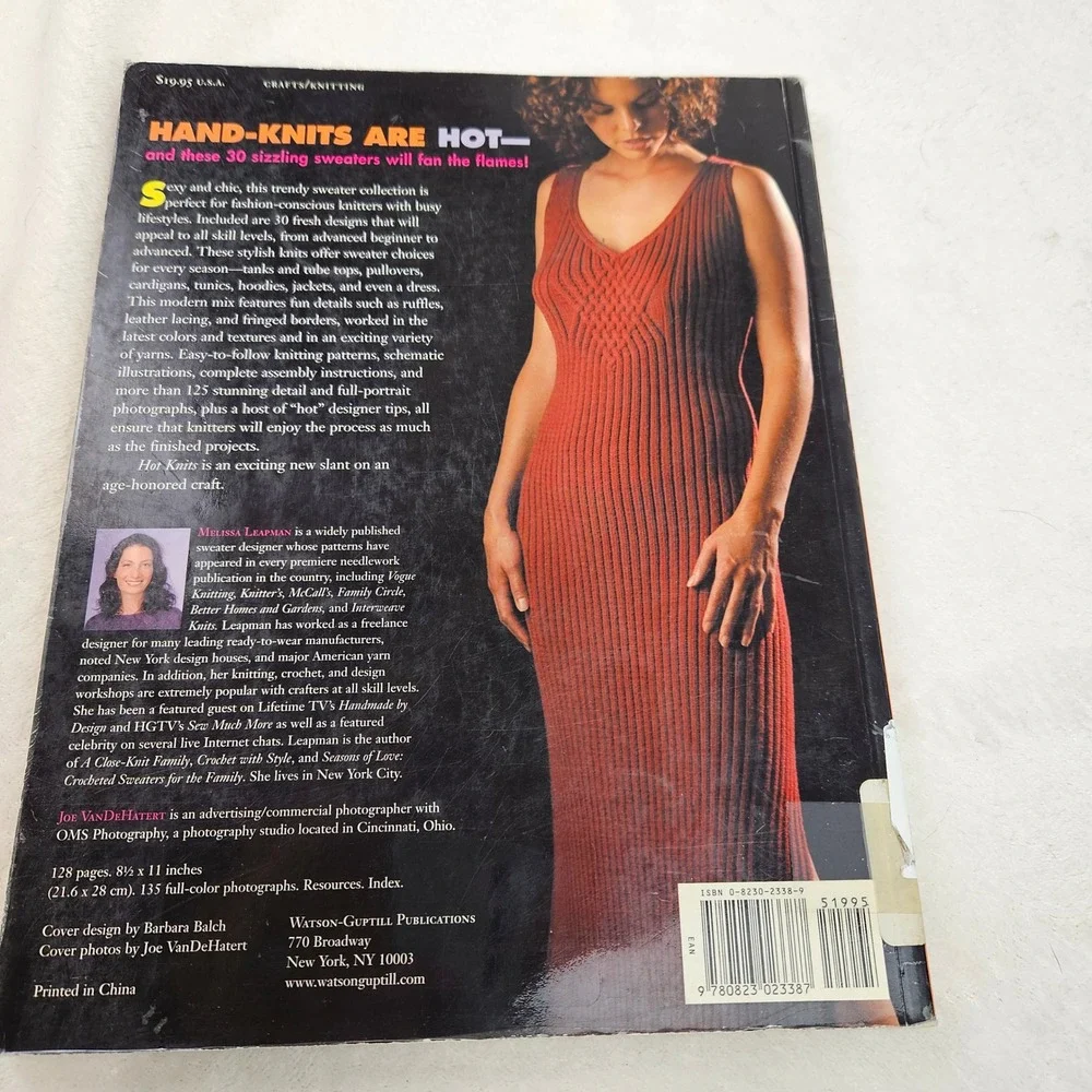 Hot Knits Melissa Leapman 30 Cool Fun Designs to Knit and Wear Softcover Book